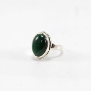 anillo plata con piedra malaquita