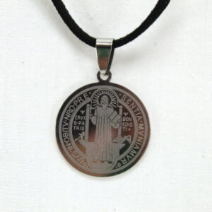 Colgante de acero de san Benito