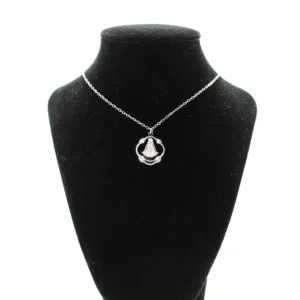 medalla virgen del rocio puesta