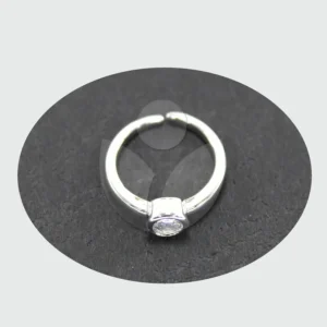 anillo de acero punto brillante