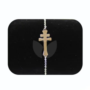 pulsera cruz de caravaca puesta