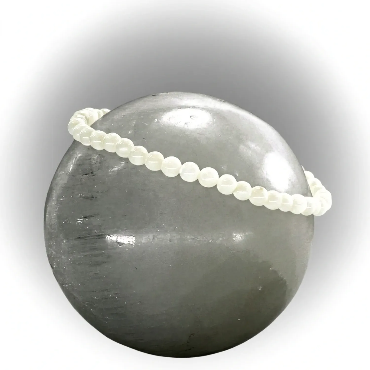 Pulsera elástica de concha perla blanca 4mm