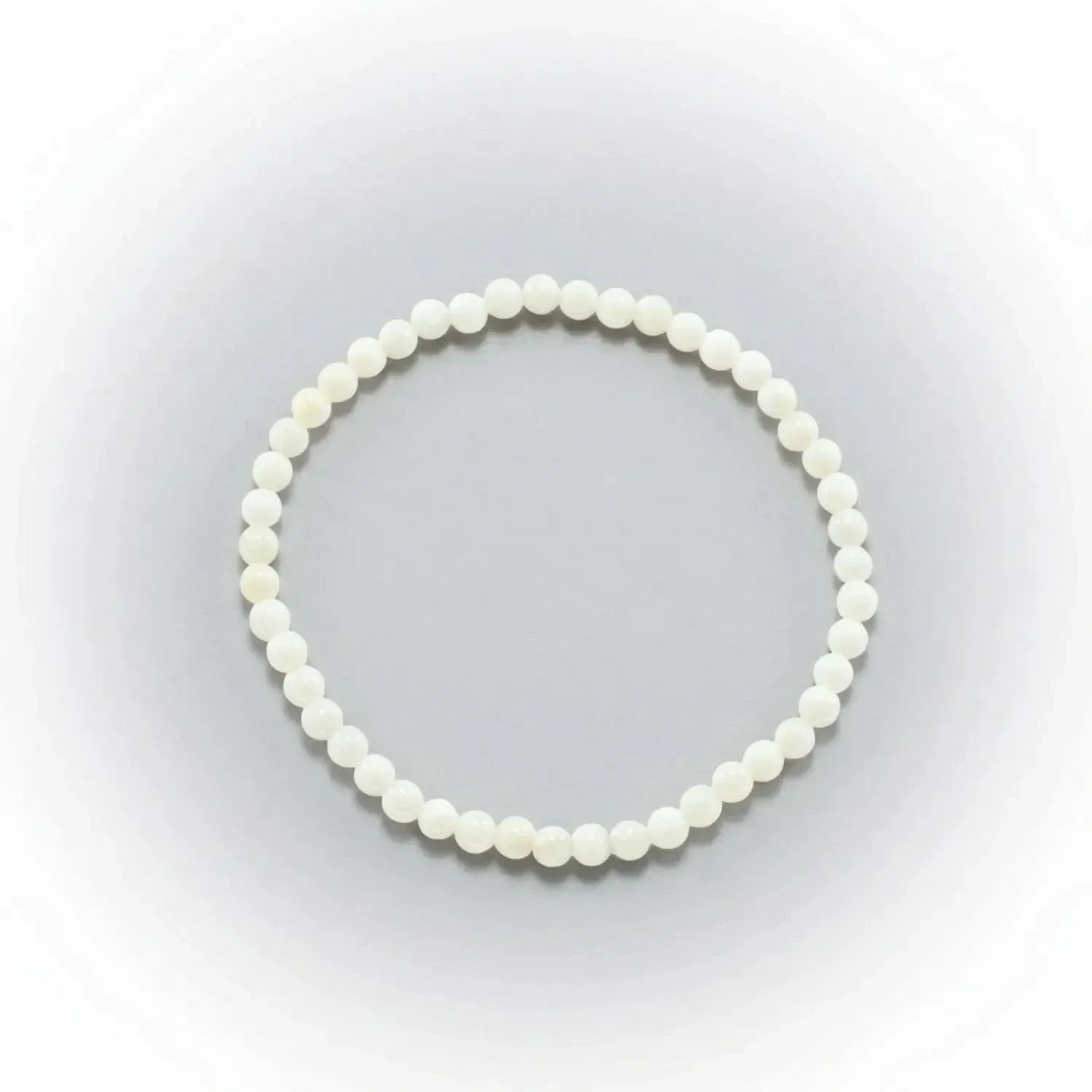Pulsera elástica de concha perla blanca 4mm